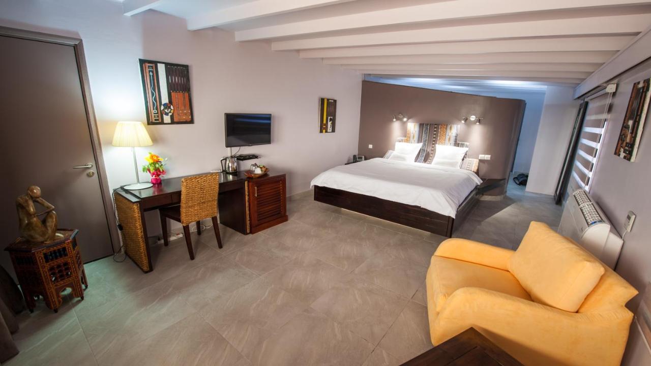 Residence Hoteliere Du Phare Лібревіль Екстер'єр фото